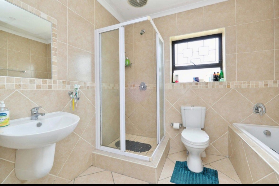 3 Bedroom Property for Sale in Parsonsvlei Eastern Cape